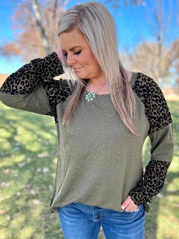 PLUS Sheerly Leopard Thermal Top-2 colors