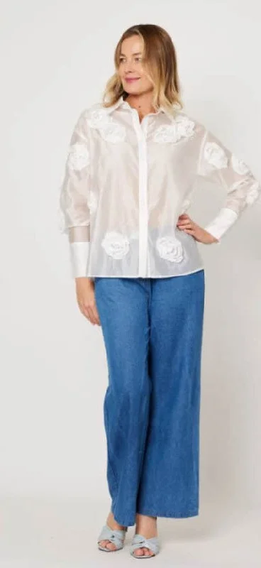 Applique flower white shirt